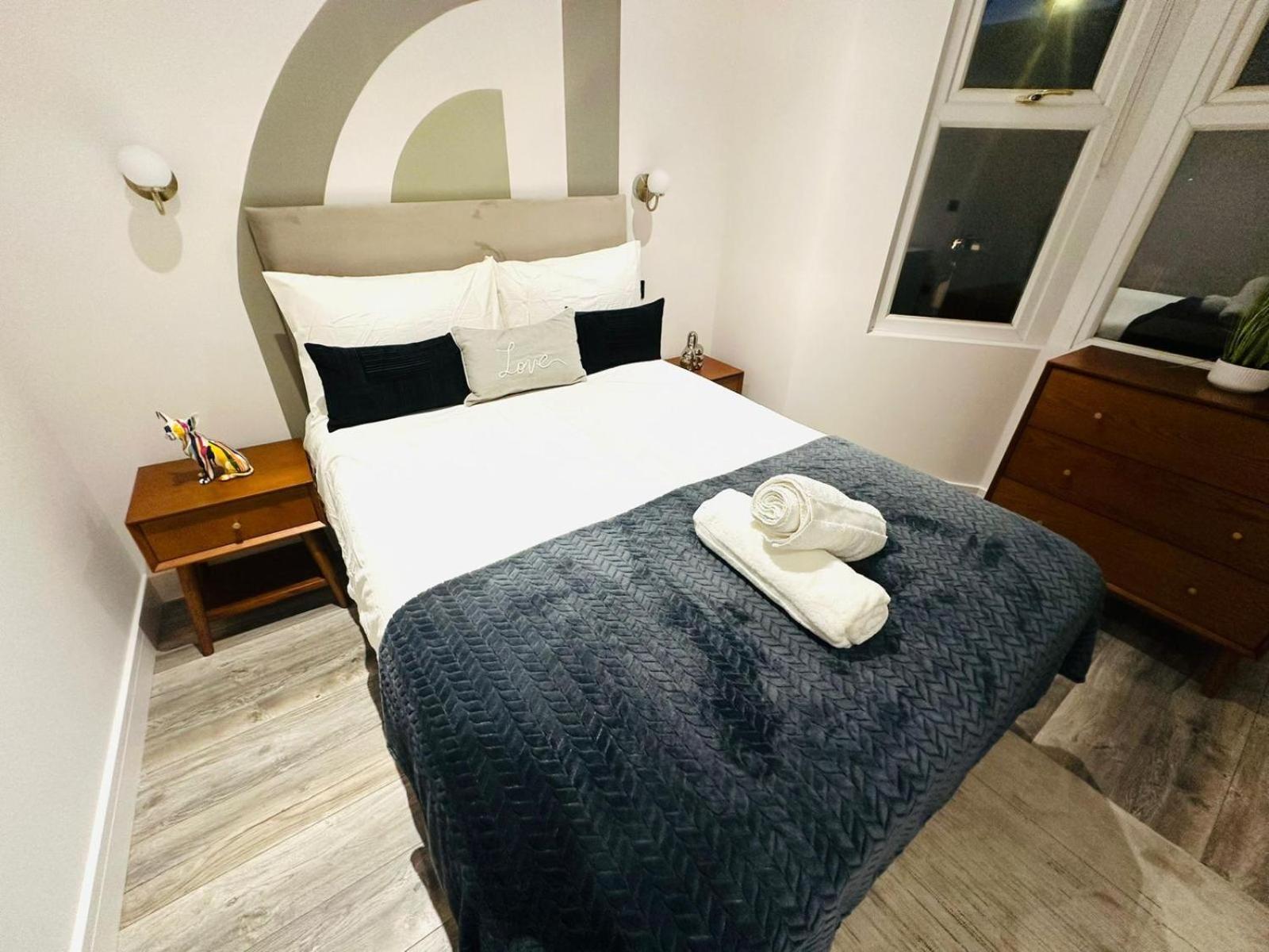 Luxury Flats, Perfect And Ideal For Tourists Apartment *