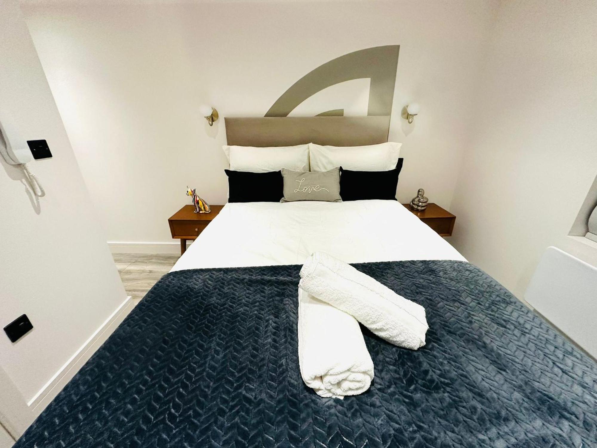 Luxury Flats, Perfect And Ideal For Tourists *