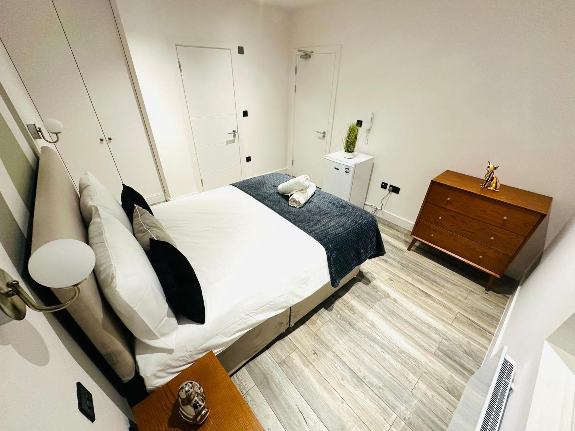 Luxury Flats, Perfect And Ideal For Tourists Apartment *