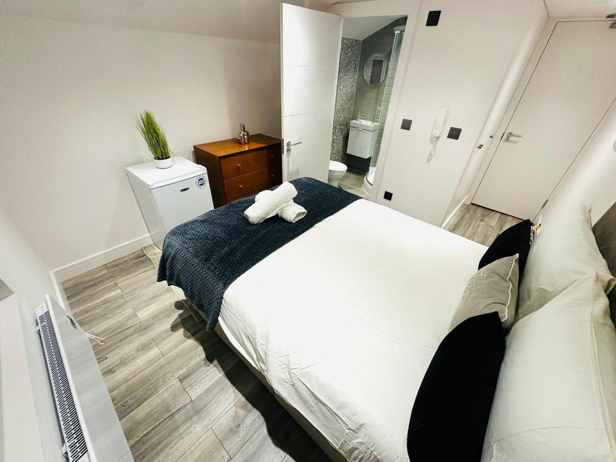 Luxury Flats, Perfect And Ideal For Tourists Apartment