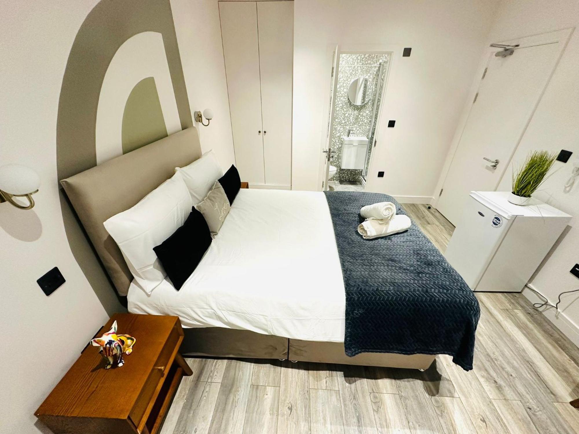Luxury Flats, Perfect And Ideal For Tourists Apartment