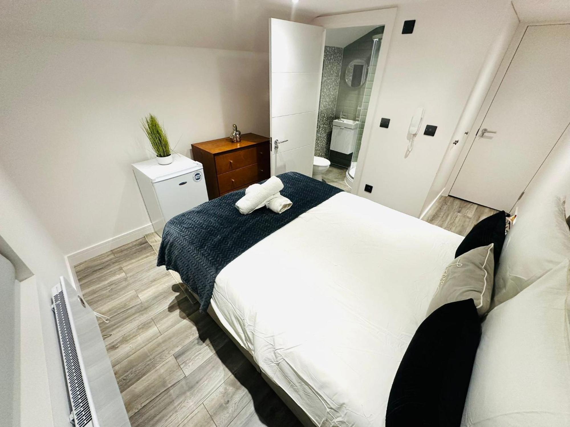Luxury Flats, Perfect And Ideal For Tourists Apartment *